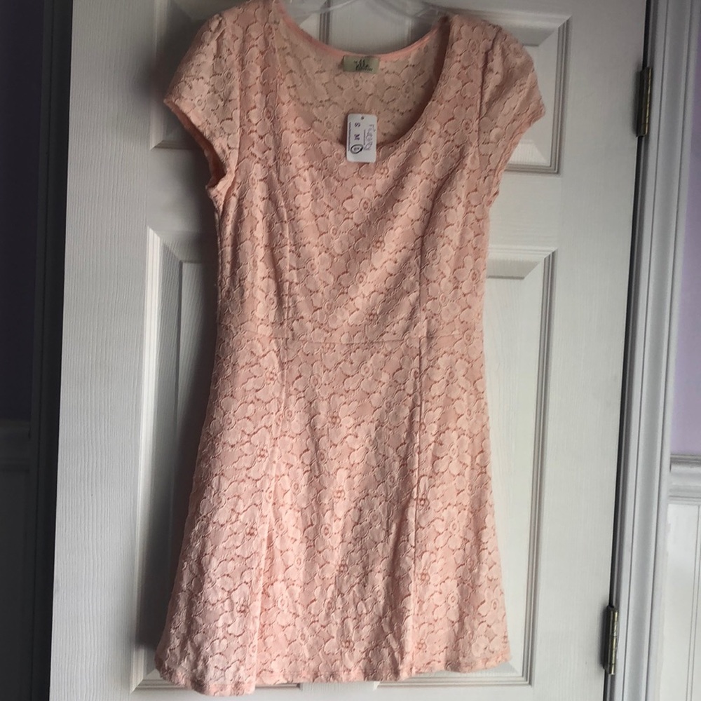 Elegant Stretchy lace summer dress - so pretty!!!